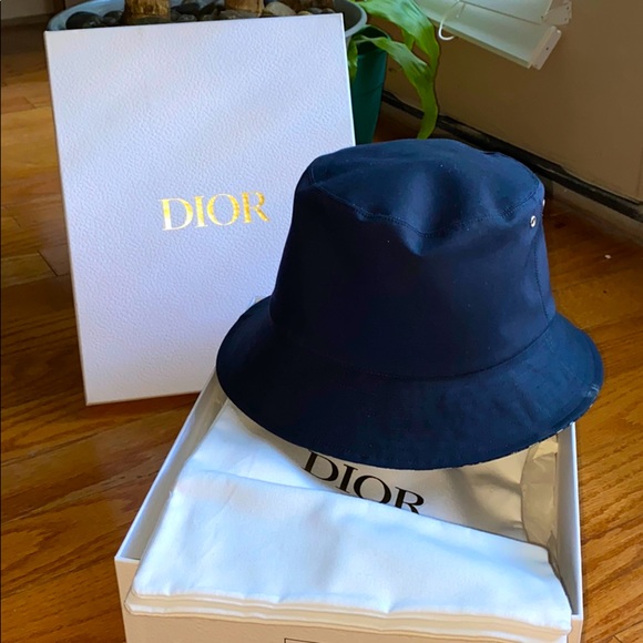 Reversible Teddyd Small Brim Bucket Hat 